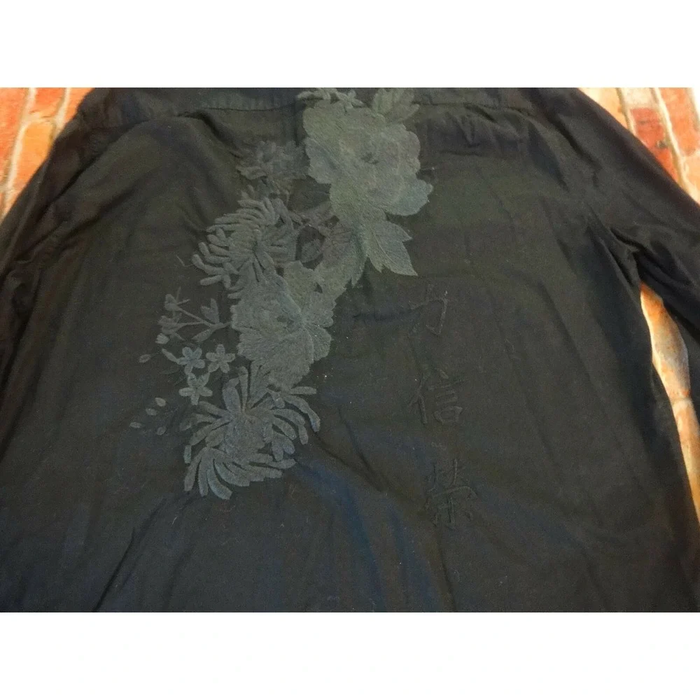 Guess mens L regular fit long sleeve button front flower‎ embroiderd back shirt